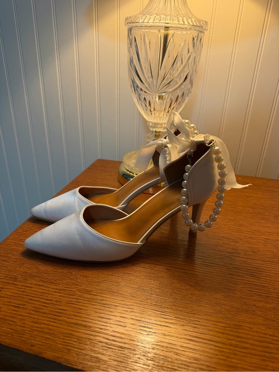 Shoes - White Satin Pearl Bow Bridal Heels Wedding Shoes EU 37 Pointed Toe